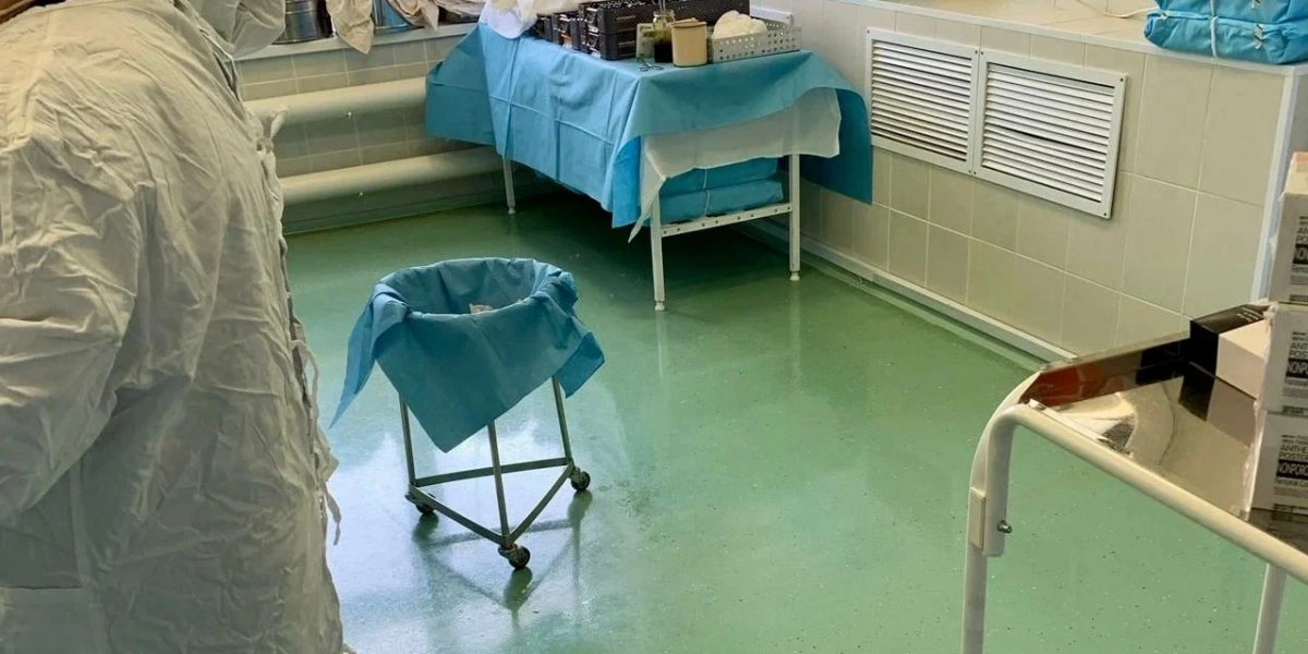 В Петербурге новорожденной хирурги провели уникальную операцию по удалению большой кисты