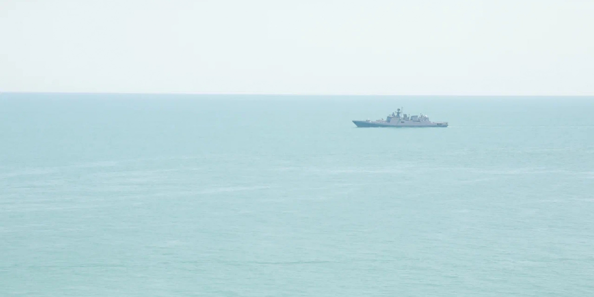 &quot;Global News&quot;: китайский корабль пошел наперерез эсминцу ВМС США в Тайваньском проливе