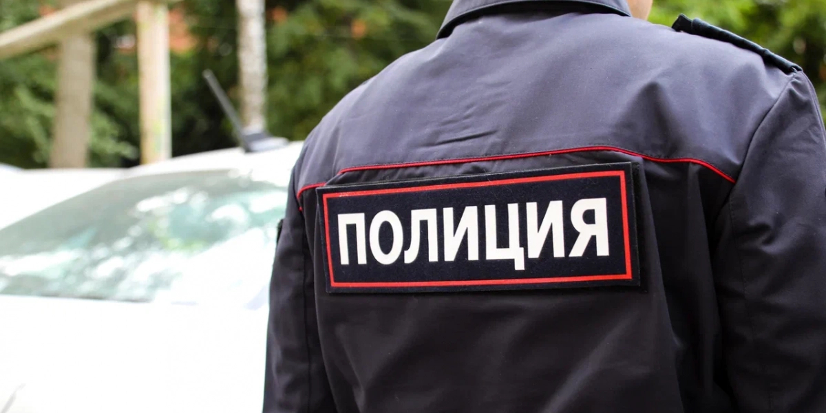 Житель Петербурга сообщил, что двое мужчин избили его и изнасиловали дубинкой