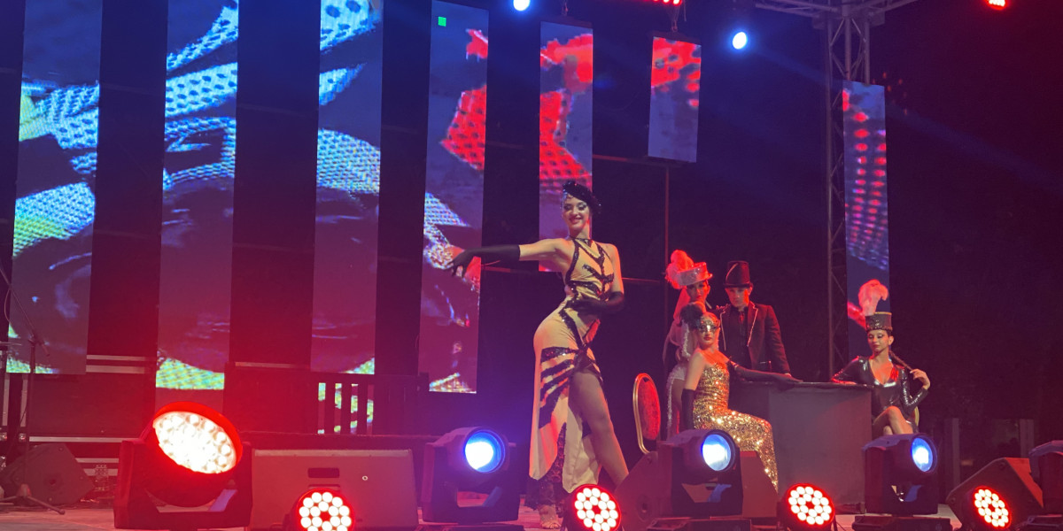 "Lenta.ru": Певица Мадонна станцевала верхом на мужчине и насторожила поклонников поведением