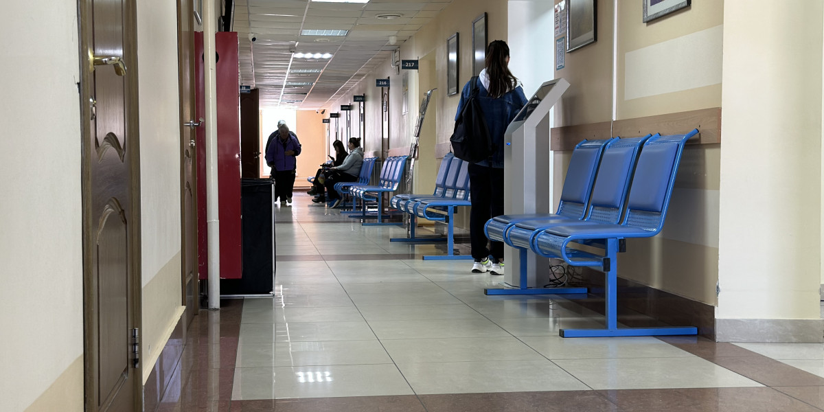 Андрей Коновал: Врачам из России решили помочь, но сделали хуже, медики бегут из поликлиник