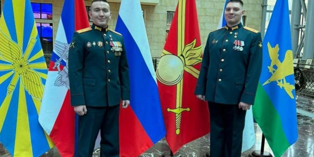 Двум офицерам из Якутии вручены звёзды Героев России 