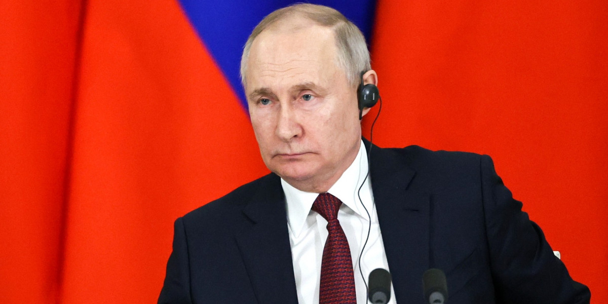 Мы не передаем Белоруссии тактическое ядерное оружие, но разместим его там — Владимир Путин